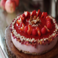 Raw Cake: Red Berry Cheesecake 